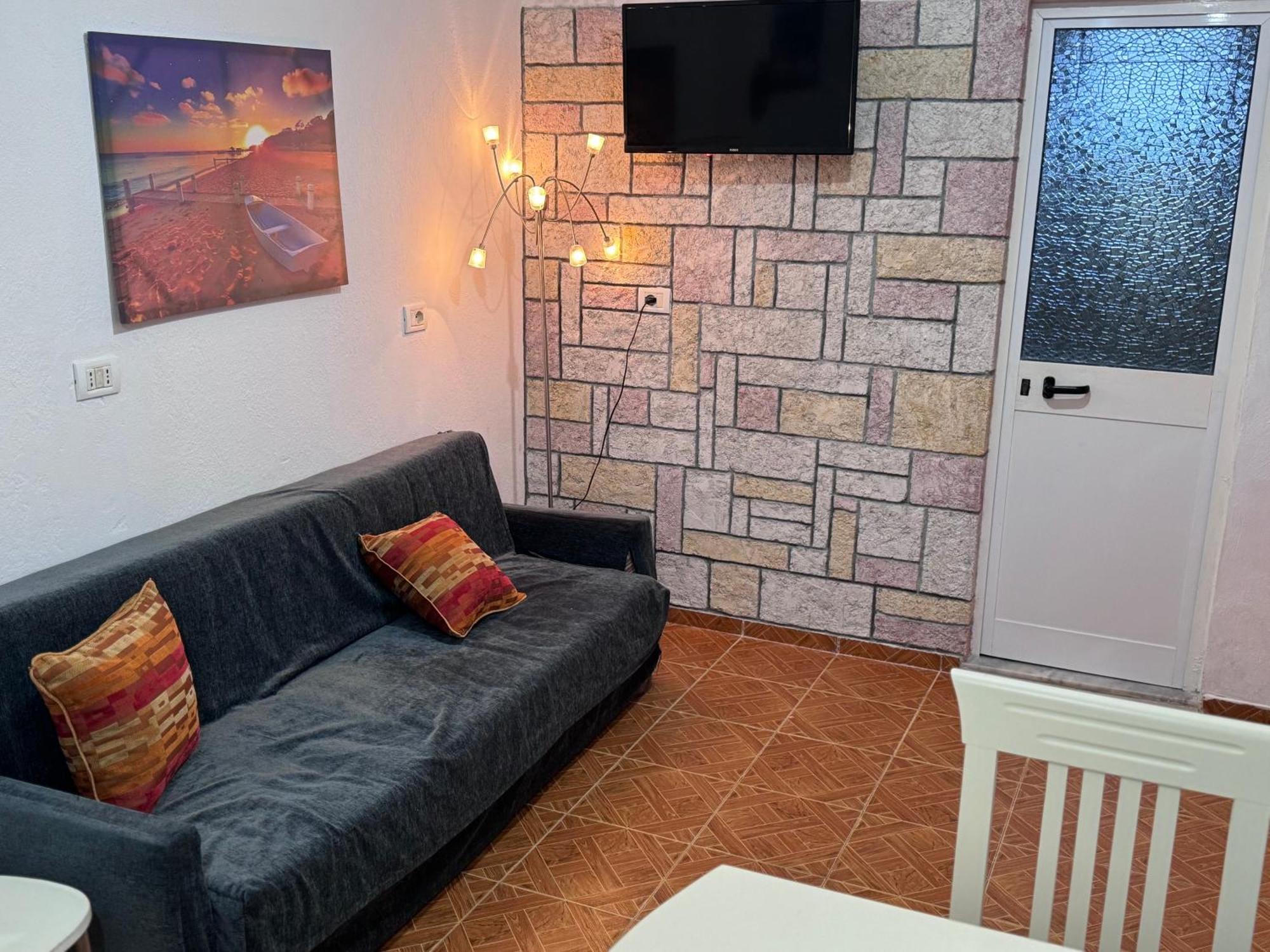 Joni'S Guest House Spille Εξωτερικό φωτογραφία